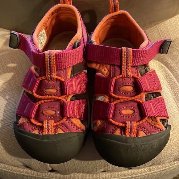 Keens - Picture 2 of 15